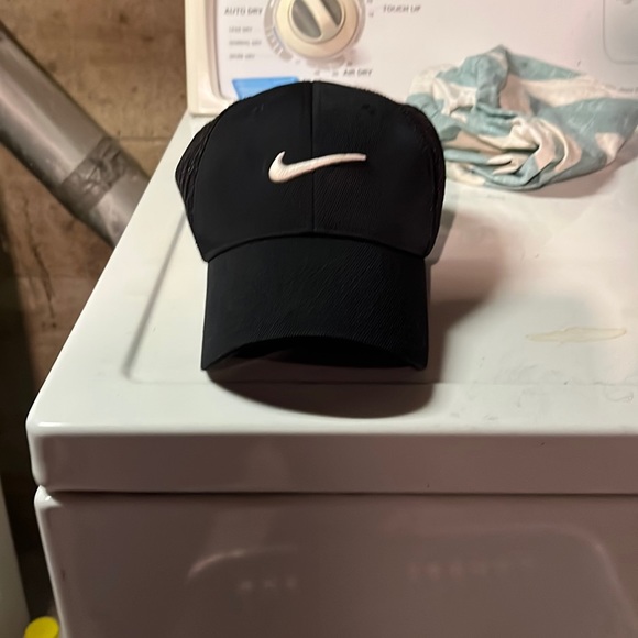 Nike hat - Picture 1 of 4